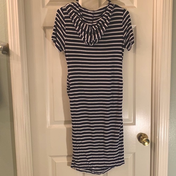 Adorable HEART & HIPS Hoodie Dress - Picture 4 of 13